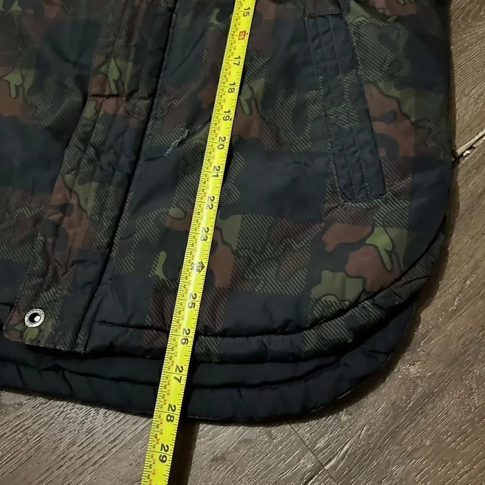 Big Chill Boys Winter Ski Jacket Green Black Camouflage Hood Lined youth Size 18